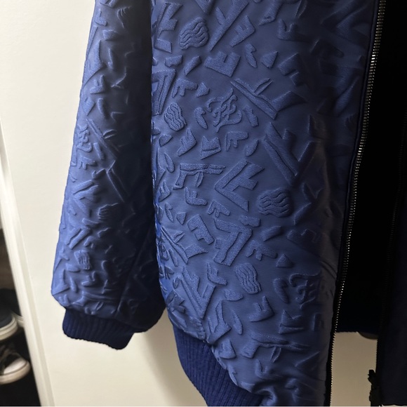 FENDI 3D FRAGMENT WOOL REVERSIBLE BOMBER JACKET FW22 (BLUE  50) - Picture 4 of 7